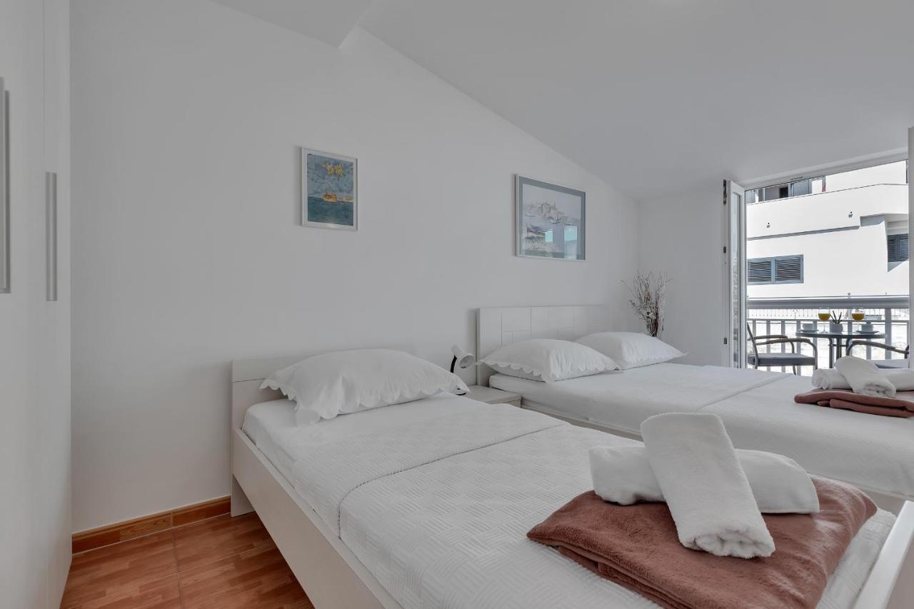 Apartman Sara Baška Voda Exterior foto